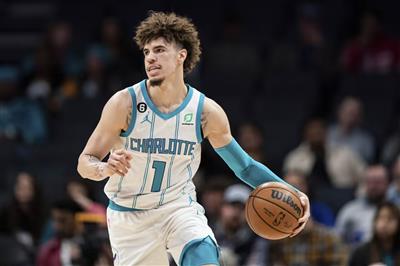 全靠你了！三球半场10中6贡献17分4截球