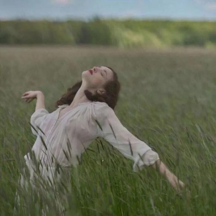 6686体育金牌作者Ernie